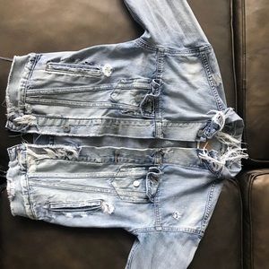 Jean Jacket💝 lowest price I keep it firm ❤️